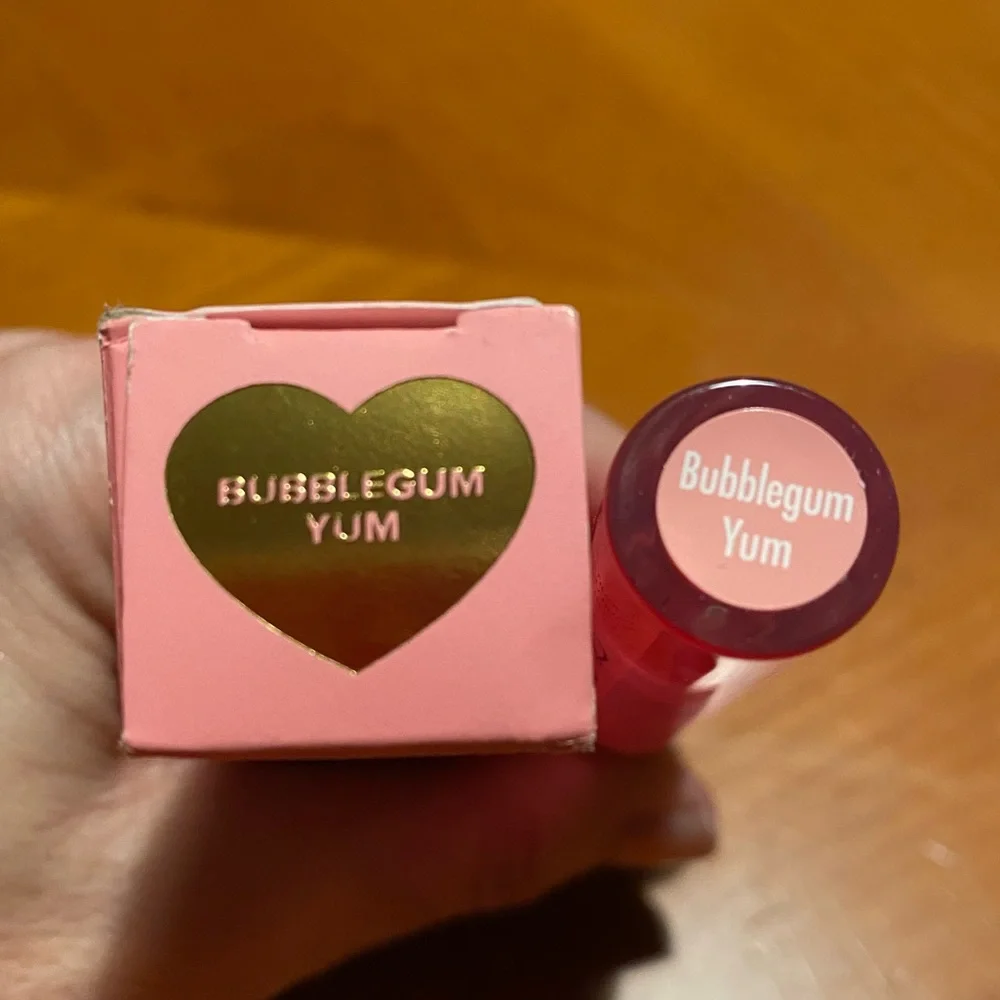 Too Faced Lip Injection Extreme Lip Plumper Bubblegum Yum